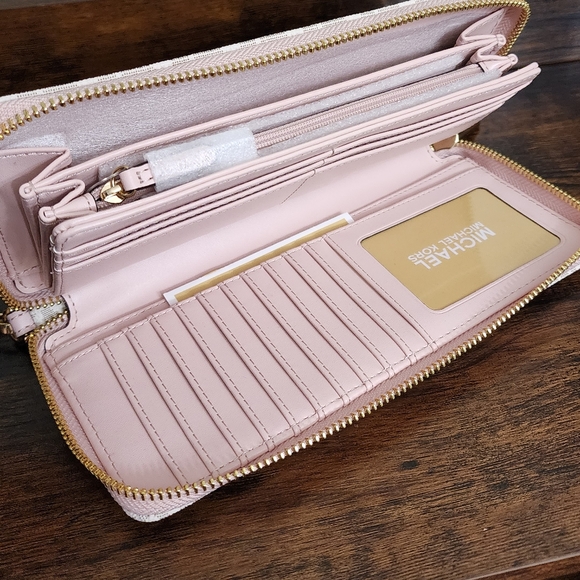 Michael Kors Jet Set Logo LG Continental Wristlet Wallet - Picture 3 of 6